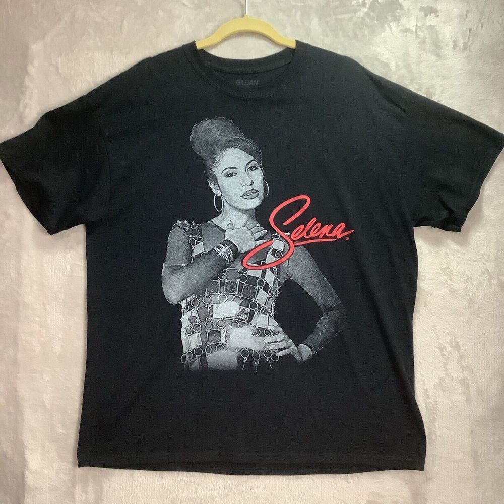 Selena Quintanilla Gildan t shirts Size XL (47 x 30 inches) Black Short Sleeve